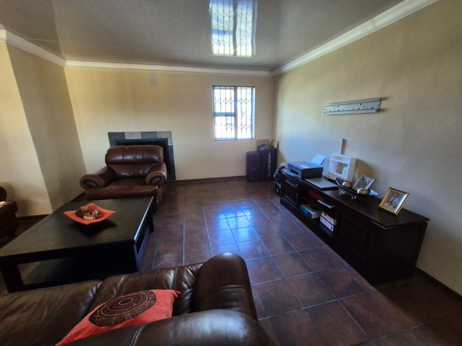To Let 4 Bedroom Property for Rent in Universitas Ridge Free State